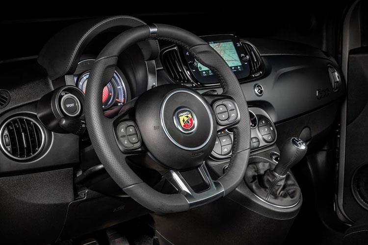 abarth 595 1.4 t-jet 165 2dr [17" alloy] inside view